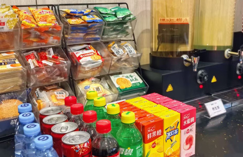 csnz龙腾广铁U彩商务服务区（西门）